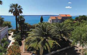  Apartment Kastel Luksic with Sea View III  Каштел Камбеловац